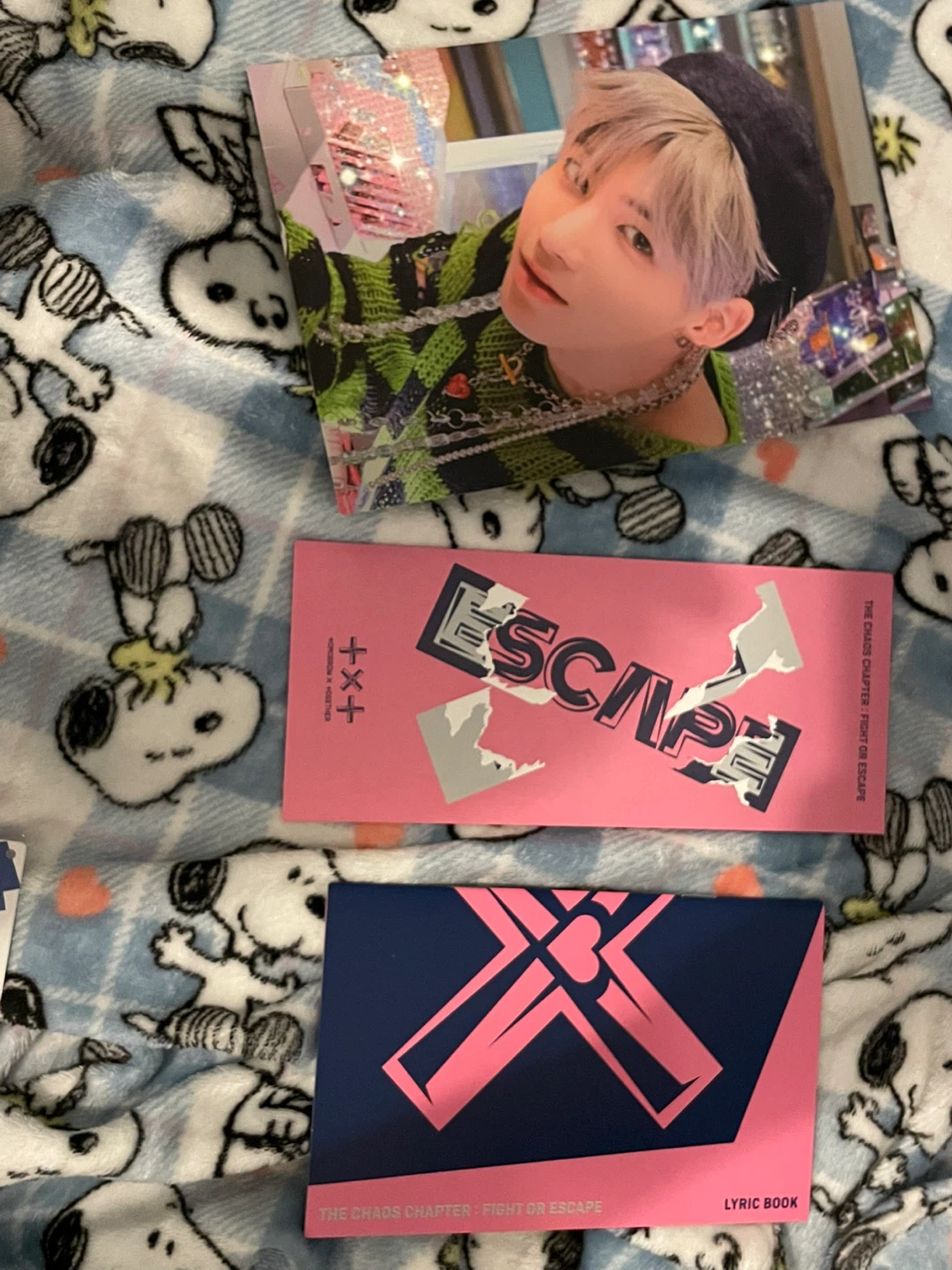 TXT The Chaos Chapter: Fight or Escape Album w/ Photocards - photo 3