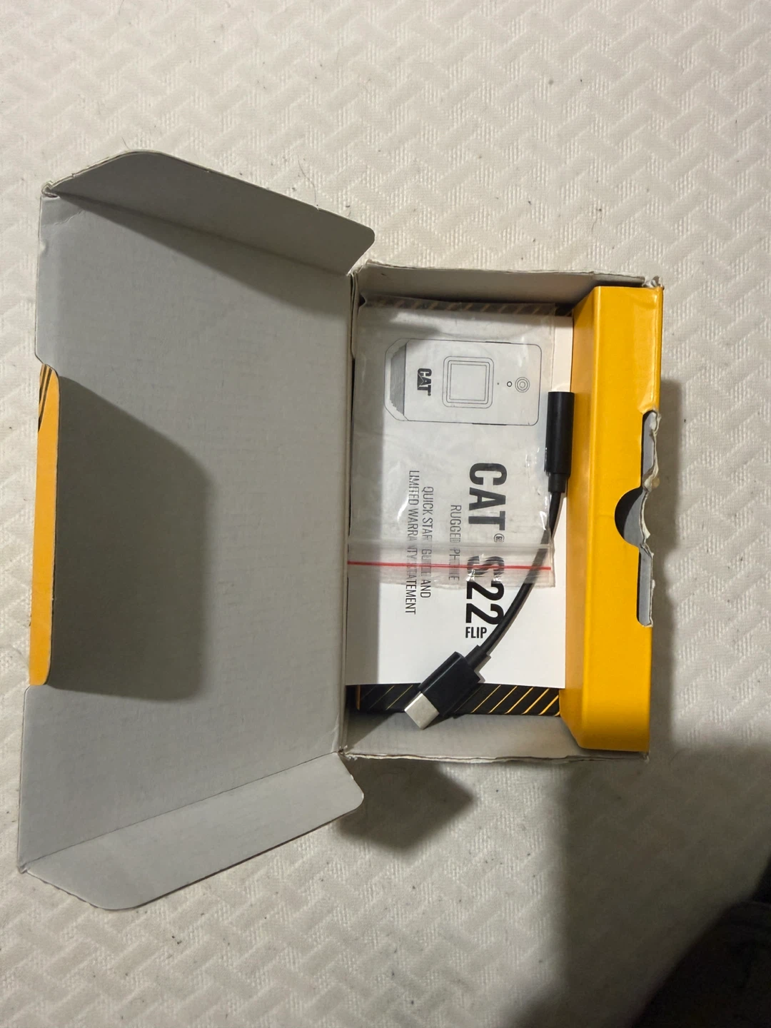 CAT S22 Flip Rugged Phone - photo 4
