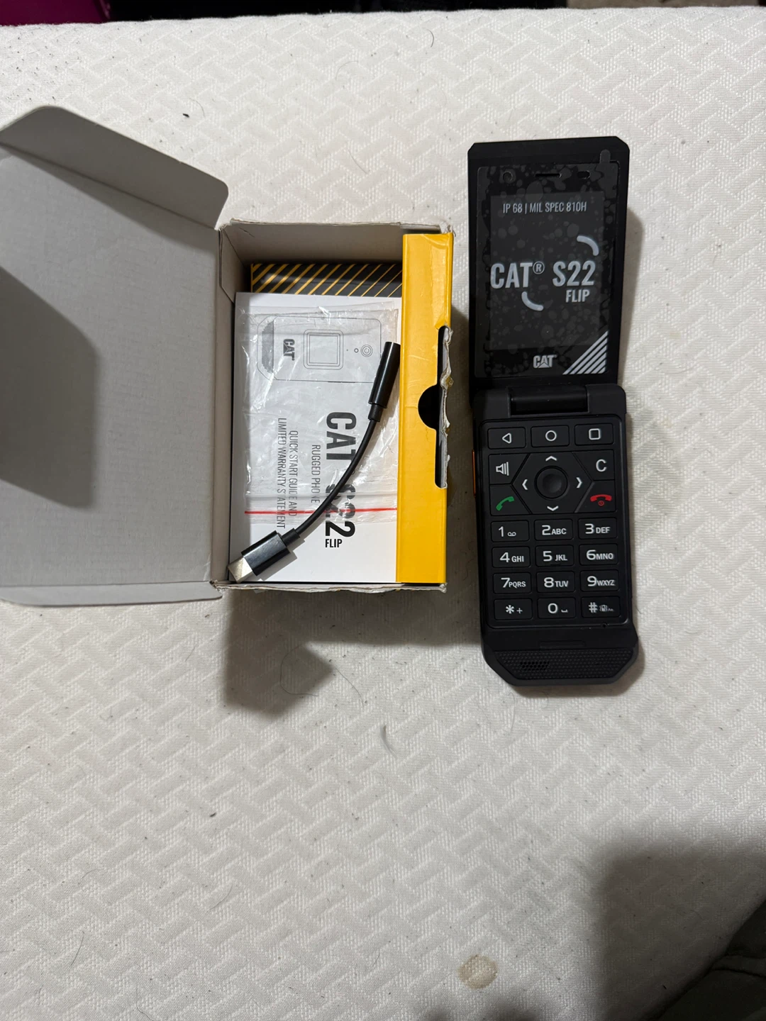 CAT S22 Flip Rugged Phone - photo 2