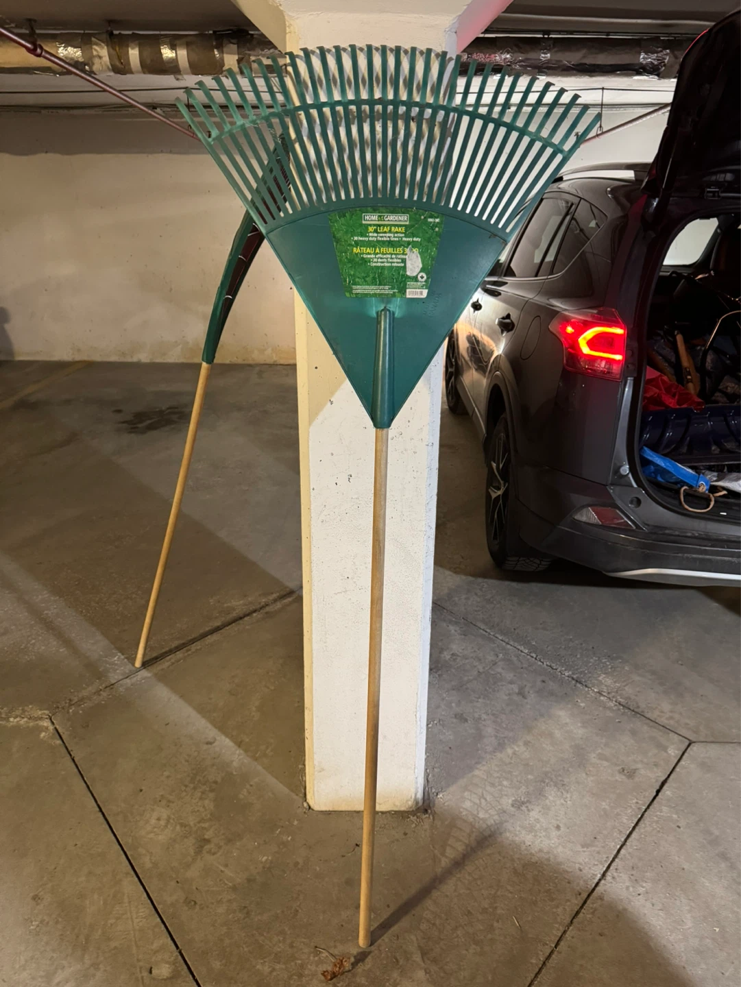 Home Gardener 30" Leaf Rake - photo 2