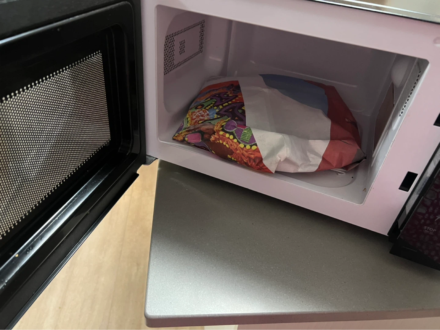 Comfee 20L Countertop Microwave Oven - Black - photo 3