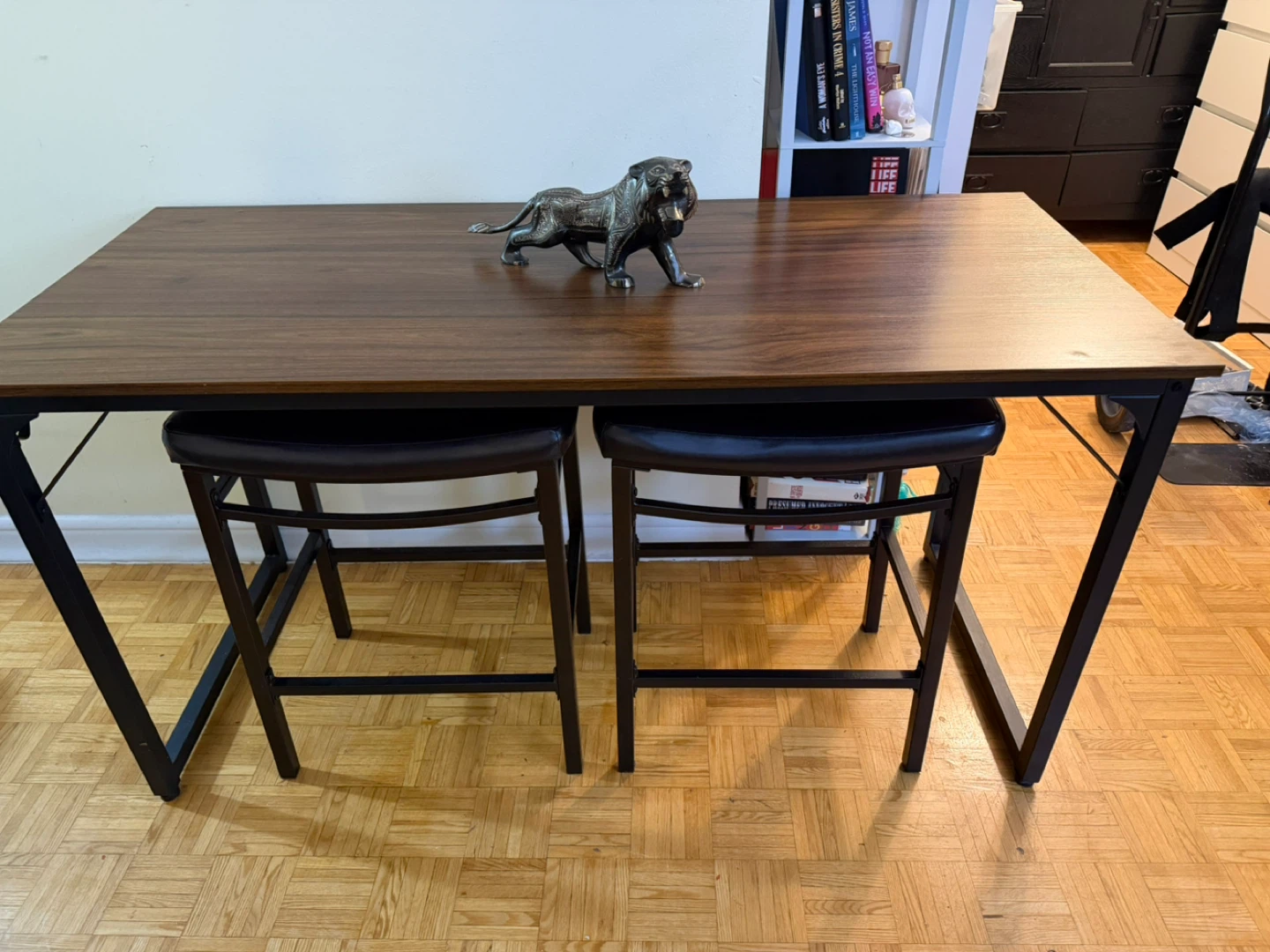Two-piece bar set with dark wood top and black frame - photo 2