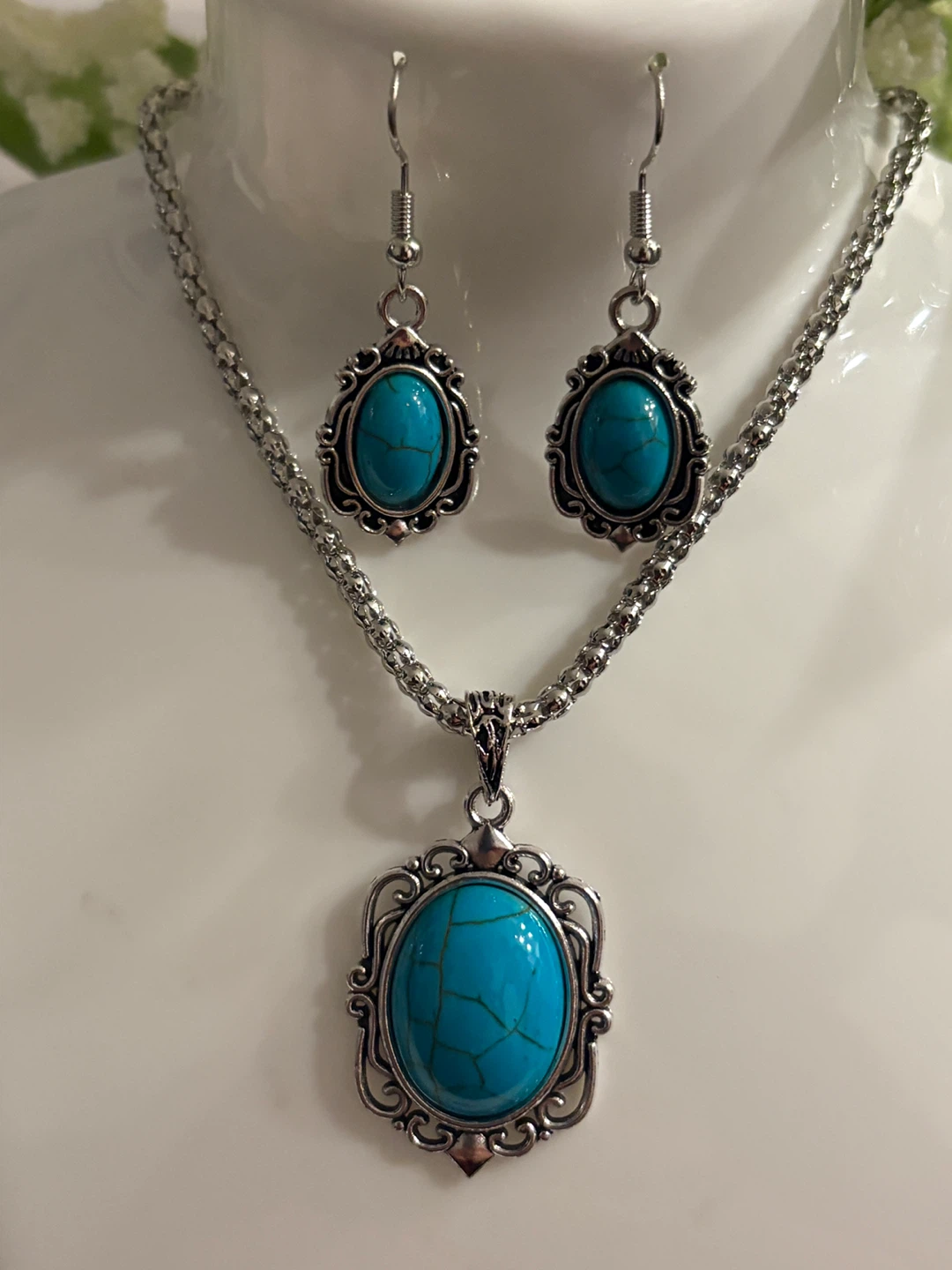 Turquoise Necklace, Bracelet, and Earrings Set - photo 2