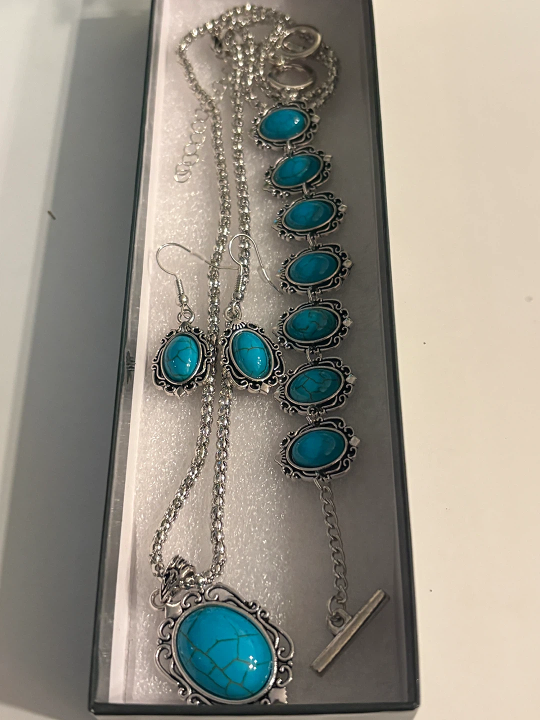 Turquoise Necklace, Bracelet, and Earrings Set - photo 3