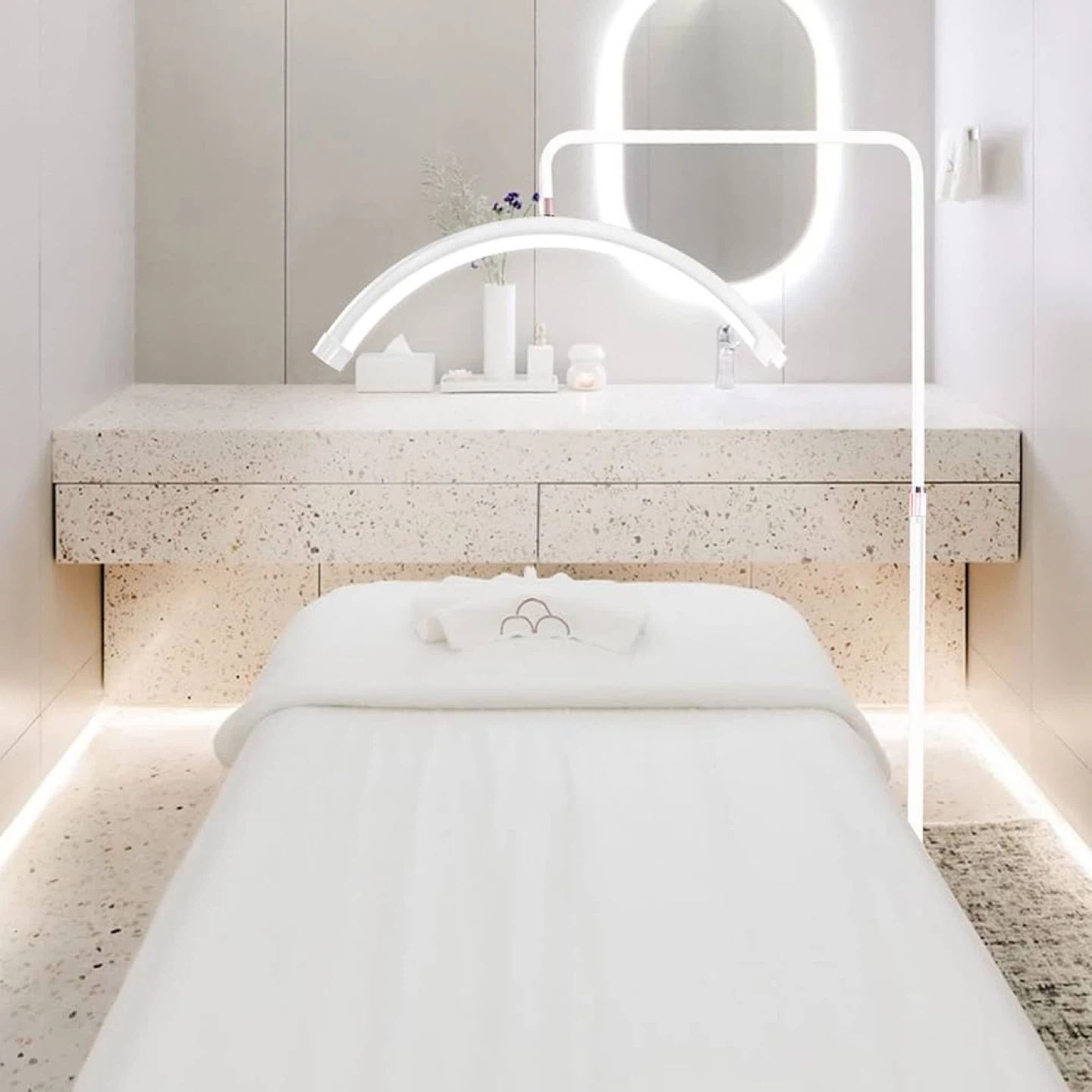 Curved LED Ring Light lamp - photo 4