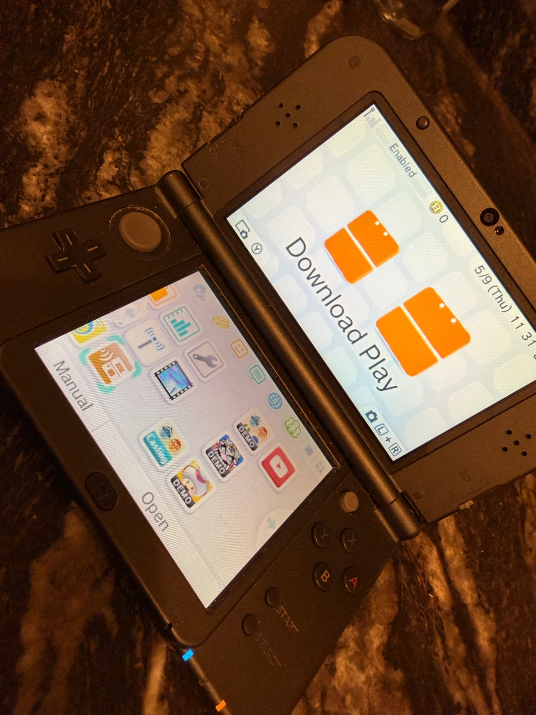 Nintendo New 3DS XL - Black - photo 4
