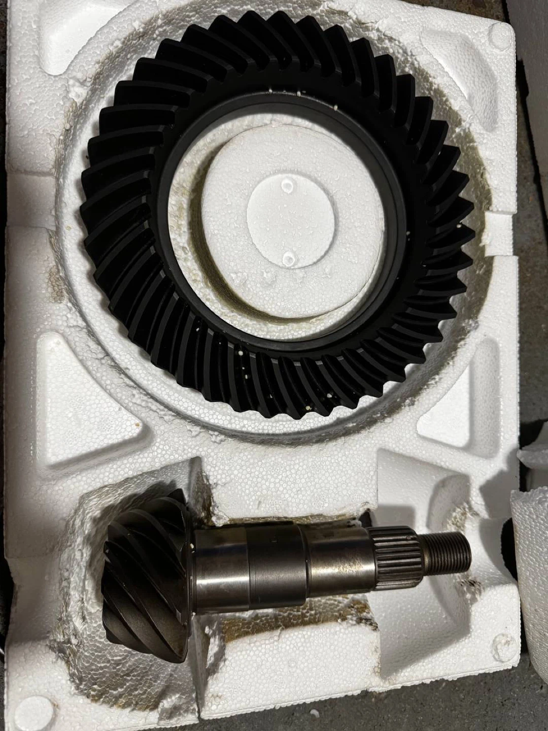 GM 8.25 IFS 4.10 RING & PINION – OPEN BOX - photo 2