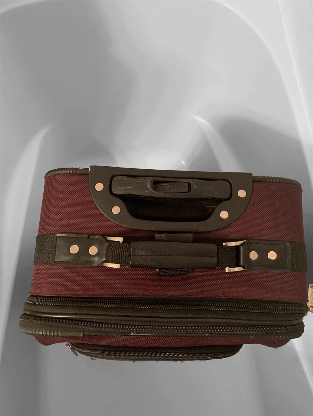 CARRY-ON “Tower” Suitcase - photo 3