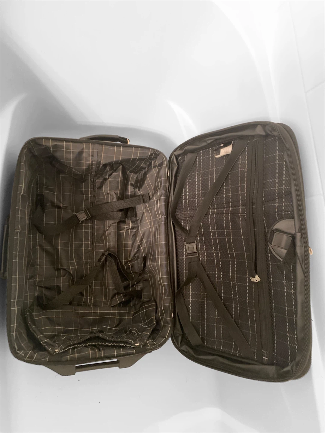 CARRY-ON “Tower” Suitcase - photo 5