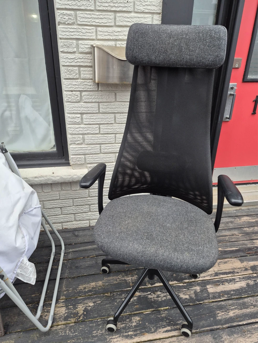 Ergonomic Office Chair - Black Mesh and Grey Fabric