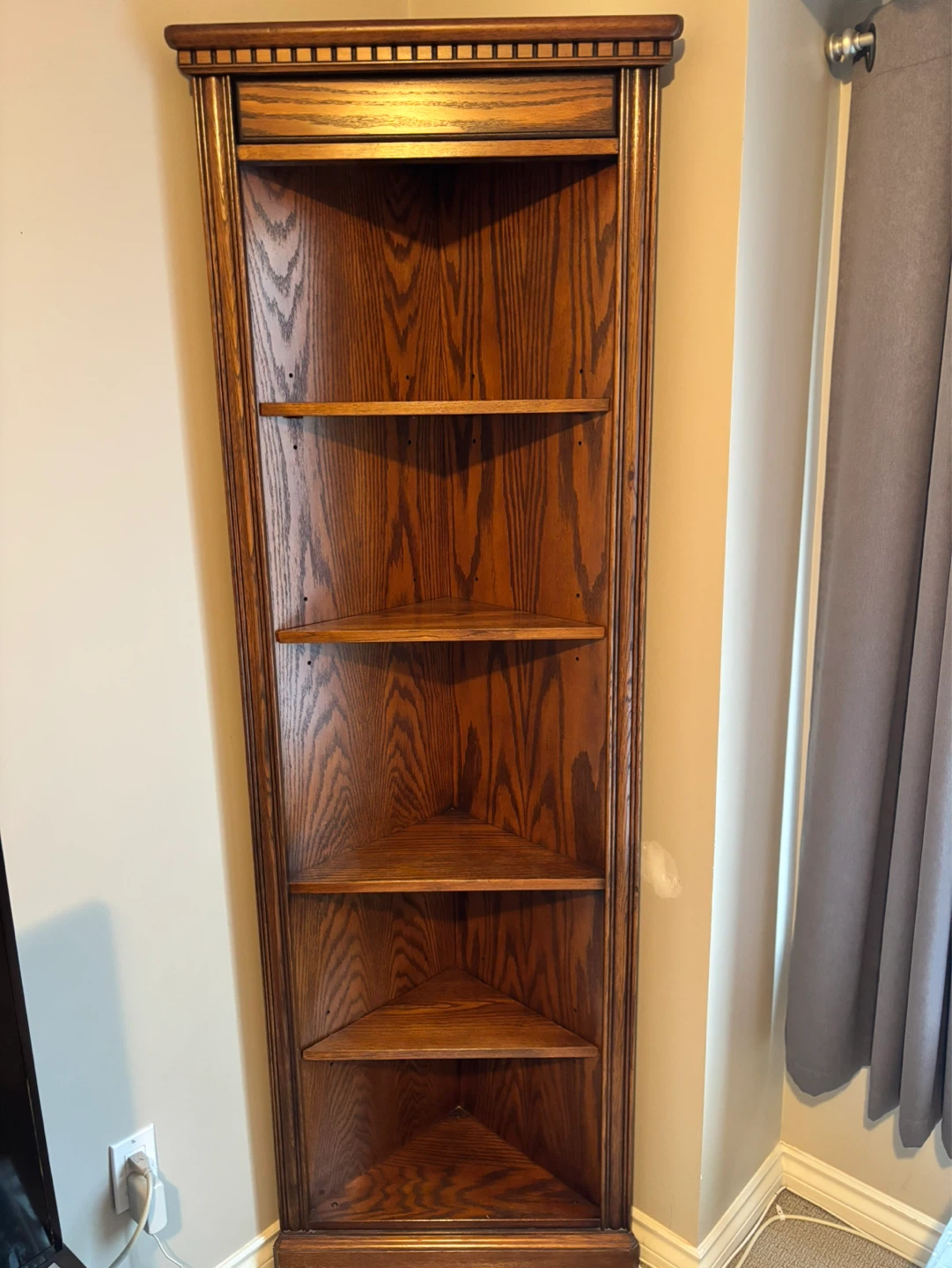 Solid wood vintage corner shelf