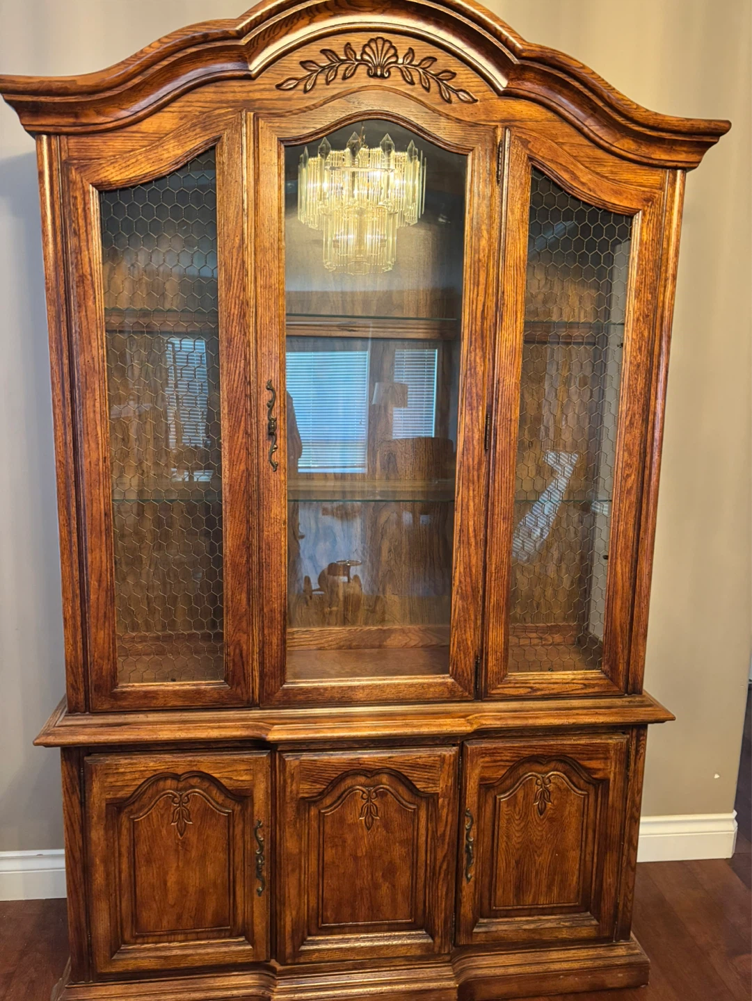 China Cabinet. Vintage. - photo 2