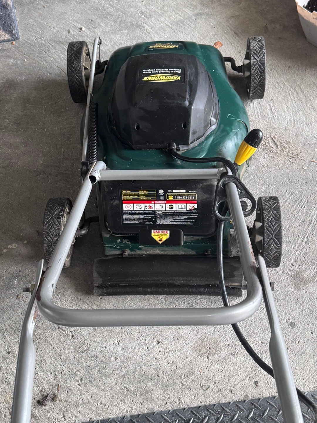 Yardworks electric lawnmower - photo 2