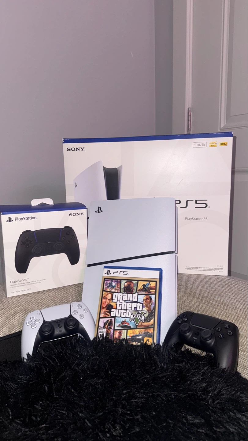 PS5 Disc Edition 1TB – Brand New, Full Bundle