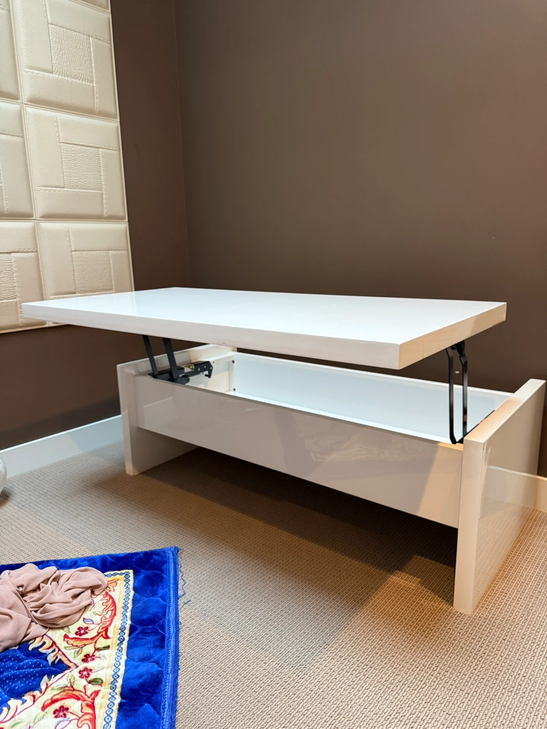 White Lift-Top Coffee Table with Storage