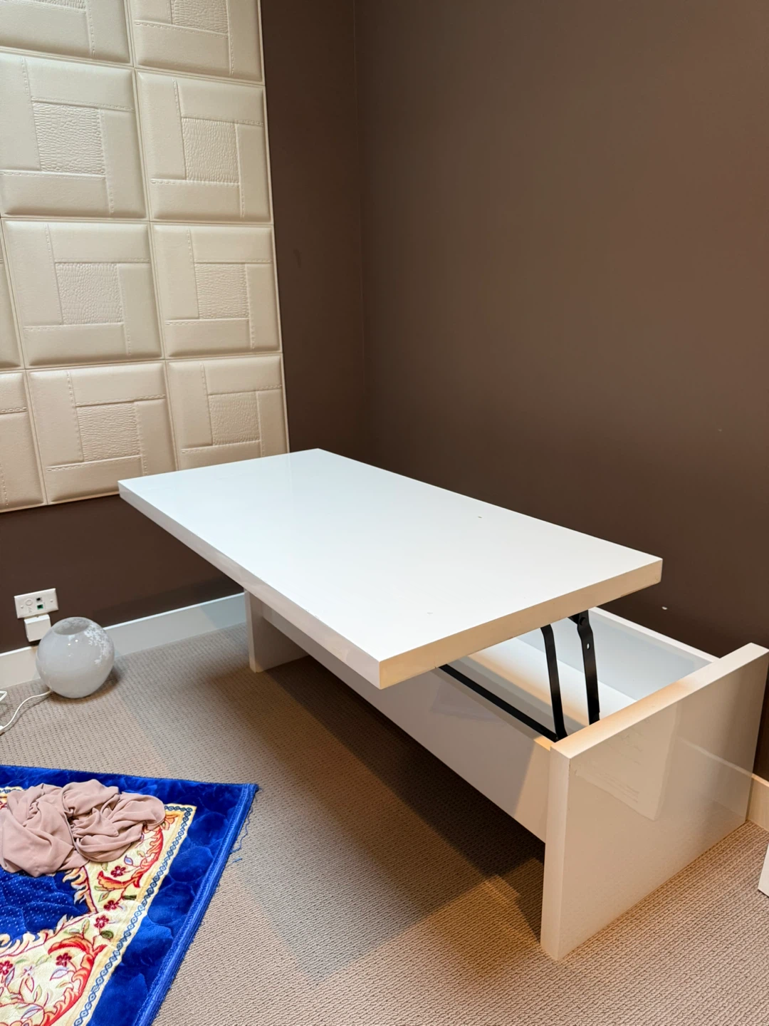 White Lift-Top Coffee Table with Storage - photo 3