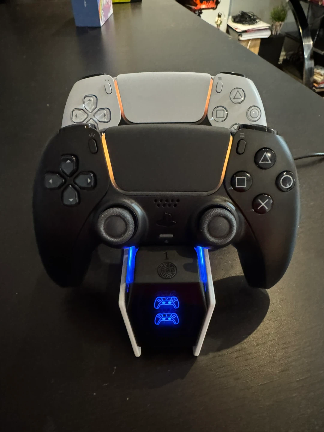 Sony PS5 Console Disc Edition with 2 controllers - photo 2