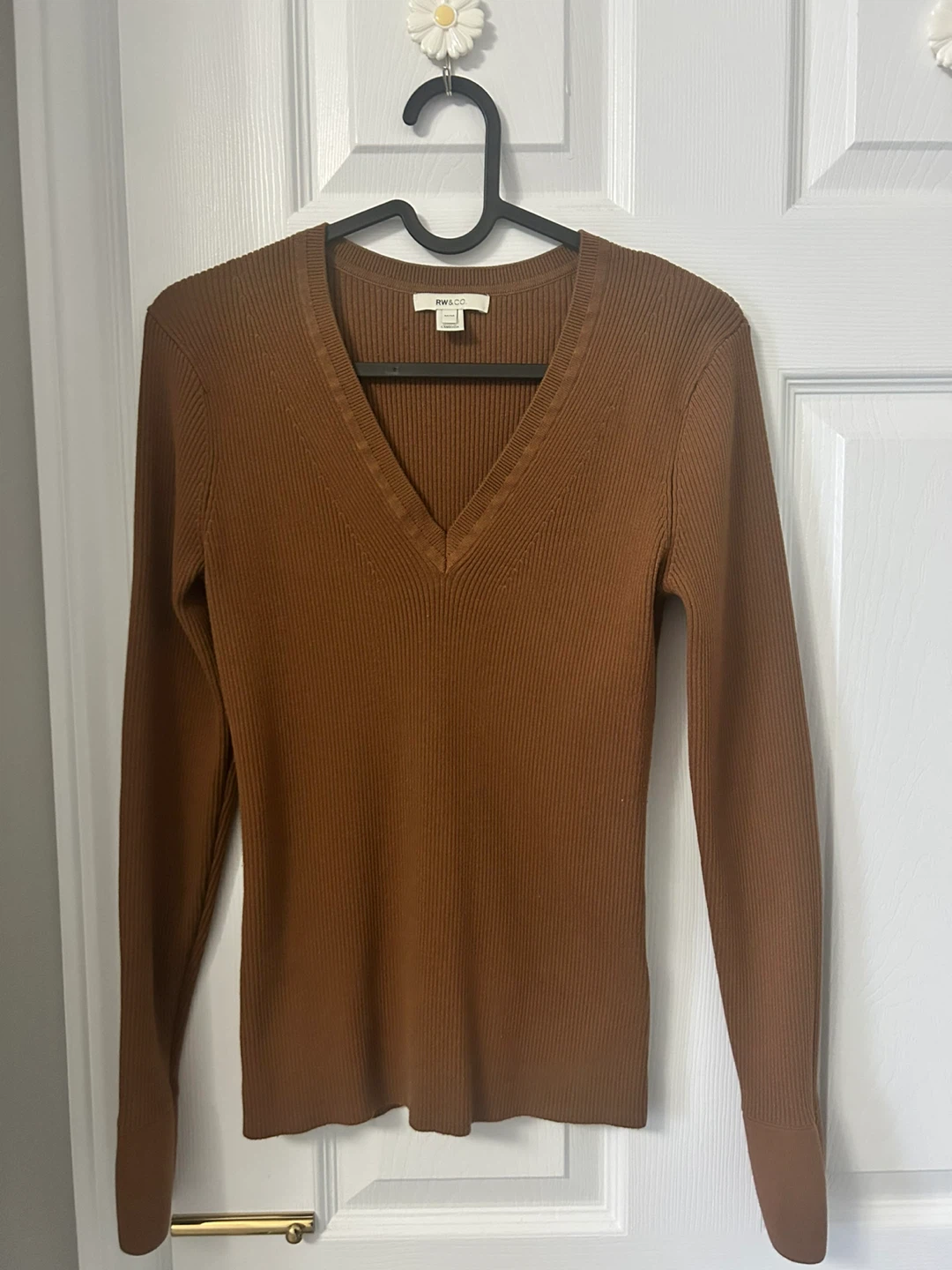 RW&CO Ribbed V-Neck Long Sleeve Sweater - Brown