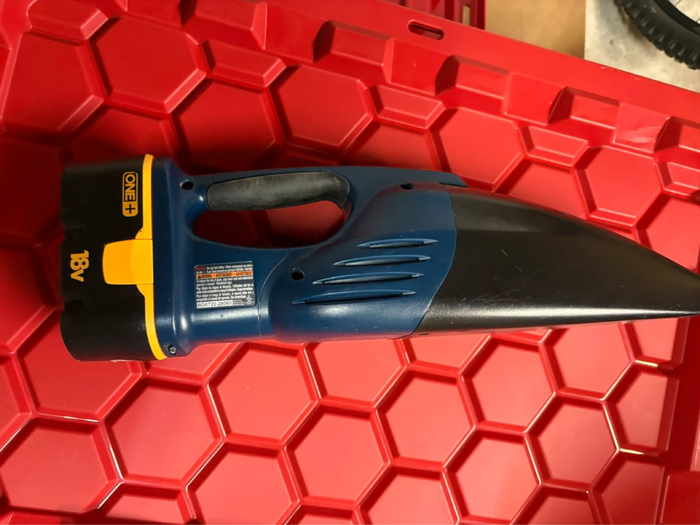 Ryobi ONE+ 18V Cordless Hand Vacuum - photo 2