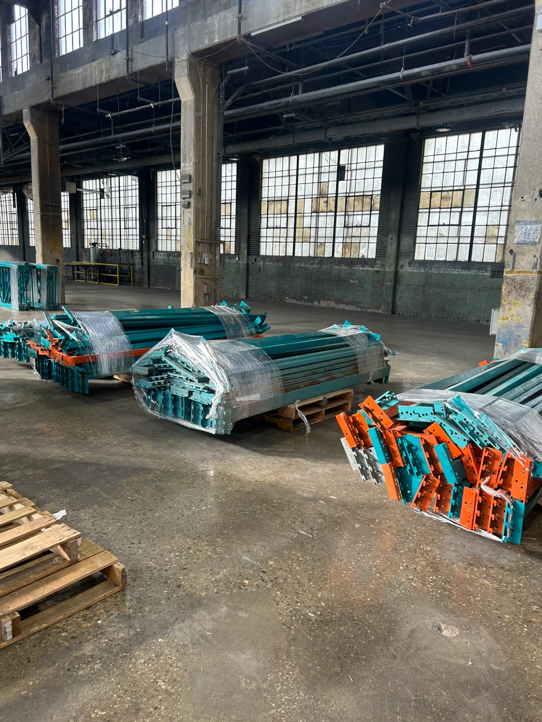 Warehouse Shelving Beams and Uprights