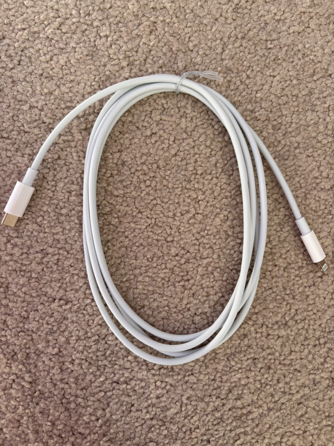 USB-C to Lightning Cable - photo 3