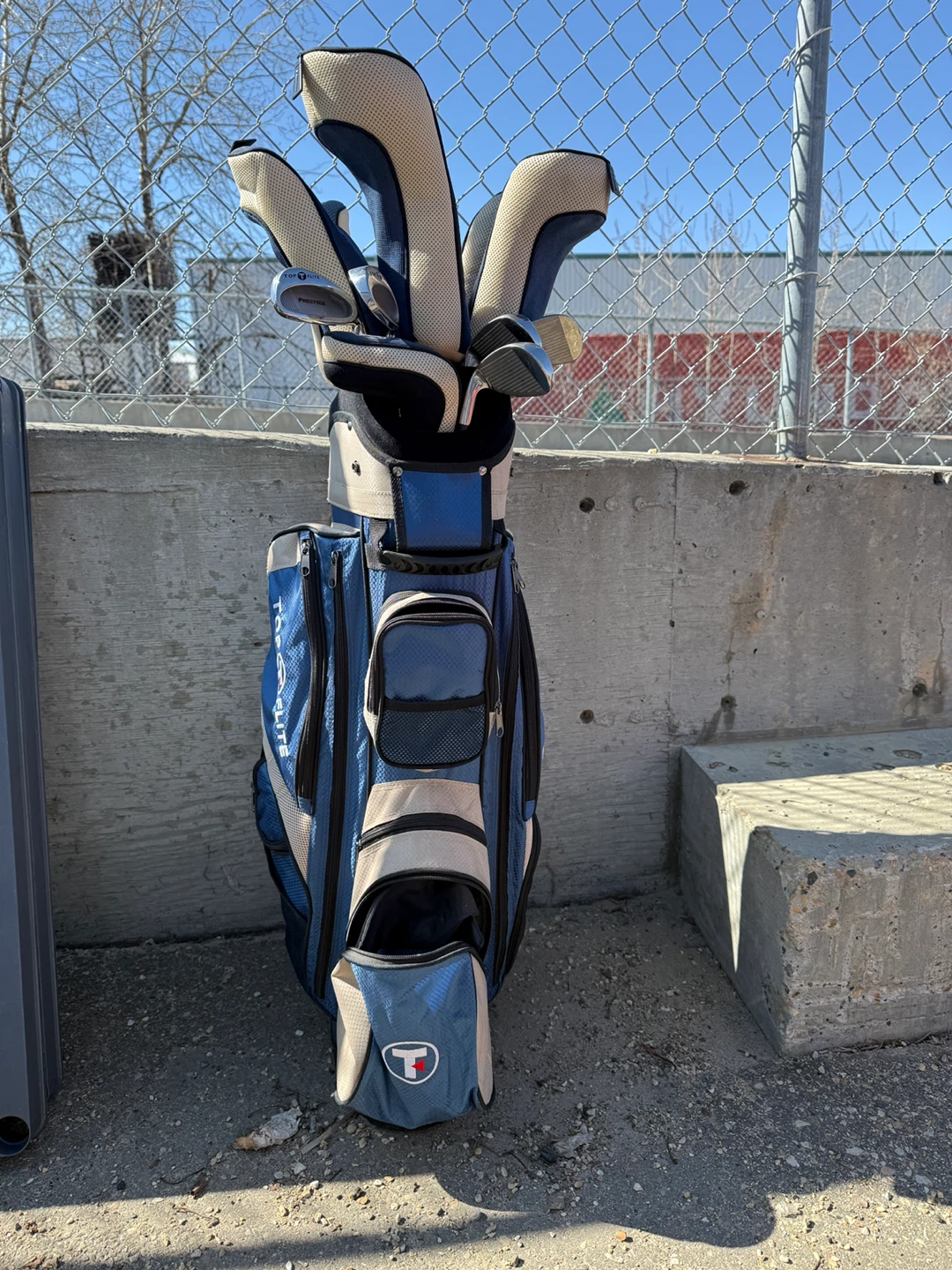Top Flite Golf Club Set with Bag