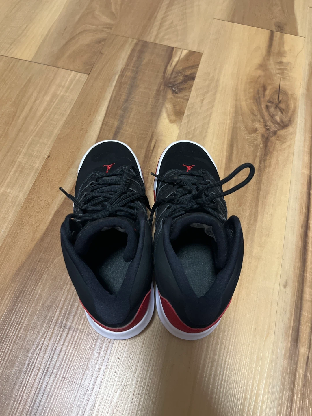 Jordan Max Aura 3 Youth Size 3Y Black Red - photo 4