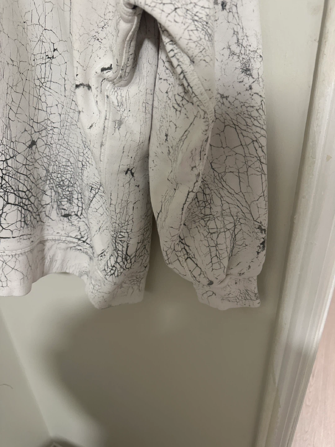 Lululemon Crewneck Sweatshirt - White Crackle Print - photo 2