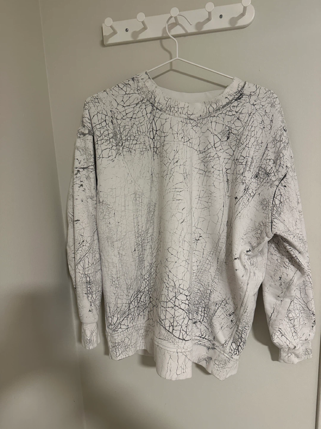 Lululemon Crewneck Sweatshirt - White Crackle Print