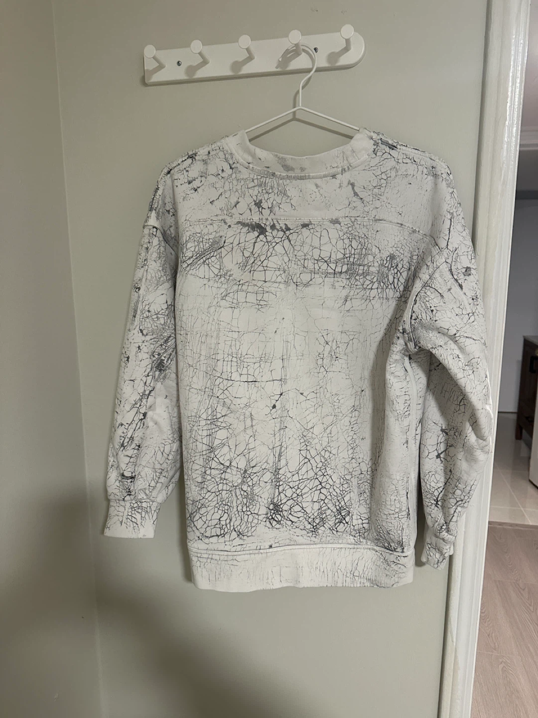Lululemon Crewneck Sweatshirt - White Crackle Print - photo 4