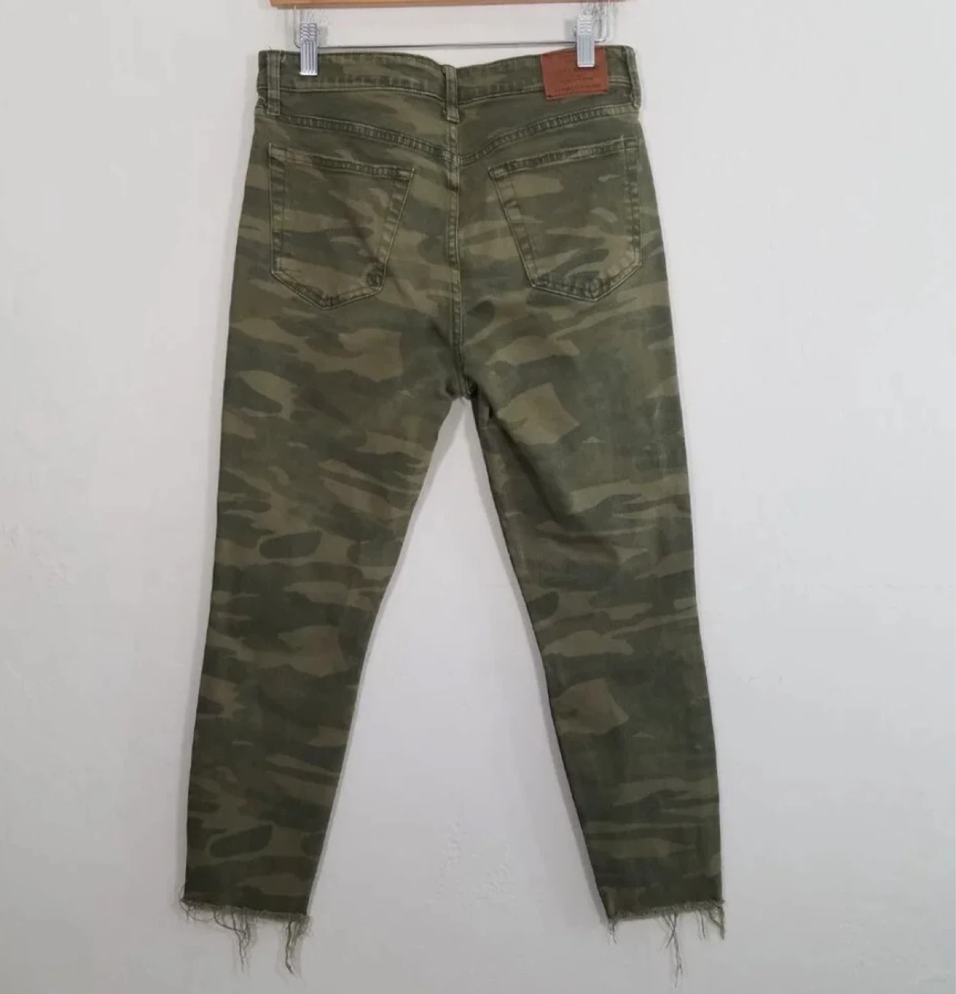 Lucky Brand Bridgette Crop Camo Jeans Size 2 - photo 2