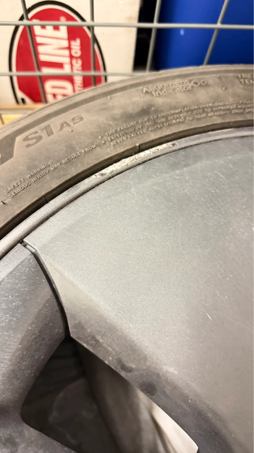 Tire 235/45R18 all season - photo 4