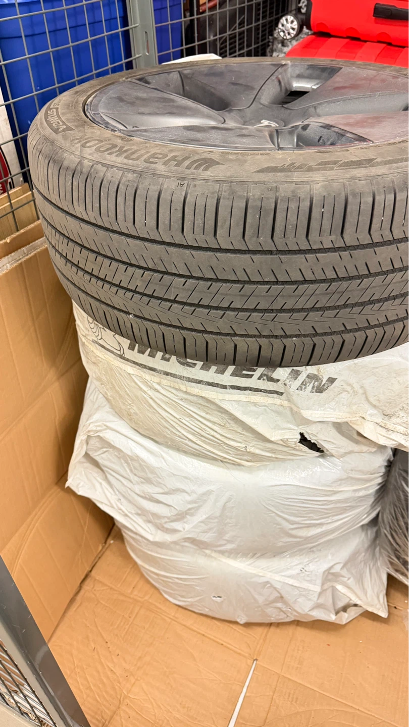 Tire 235/45R18 all season - photo 5