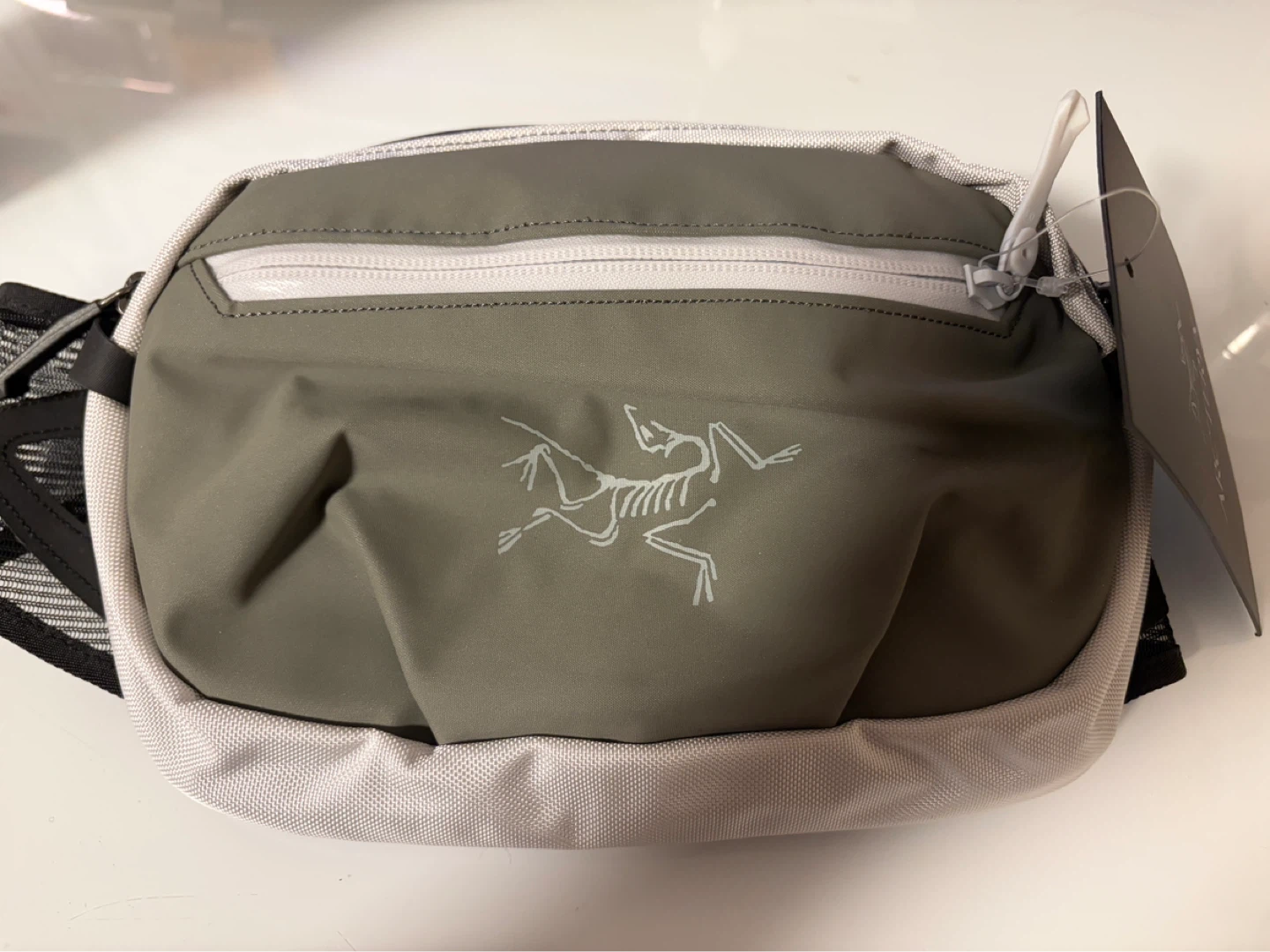 Arc'teryx Arro Waist Pack Brand new with tags - Grey/Silver