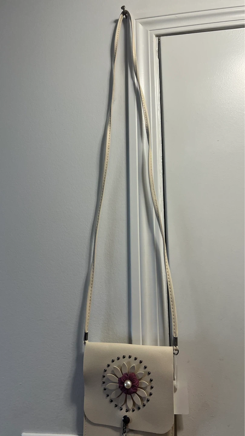 Cream crossbody bag with flower detail - photo 2