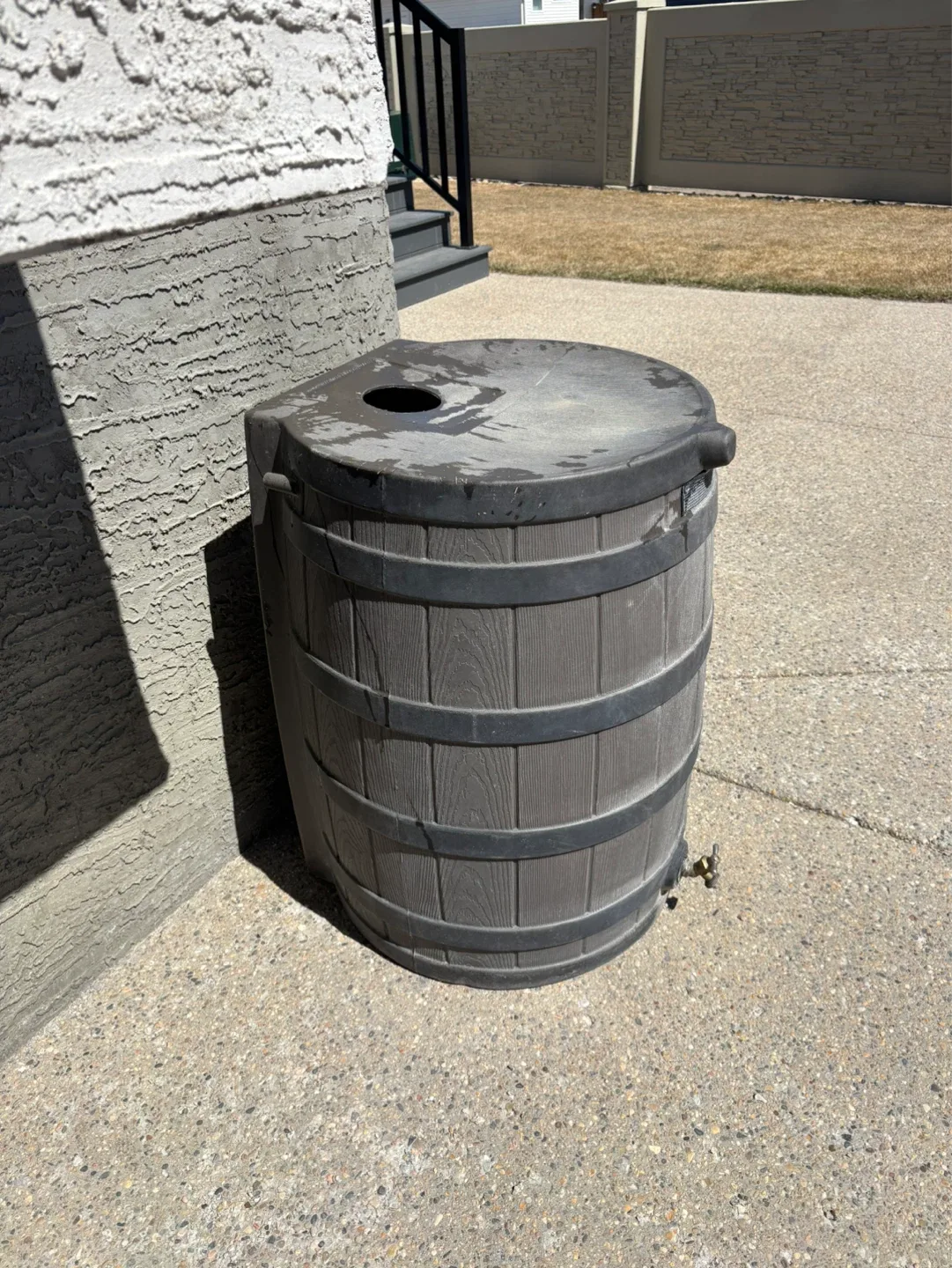 Good Ideas Whisky-style Lightweight Compact Rain Barrel For Sale - photo 3