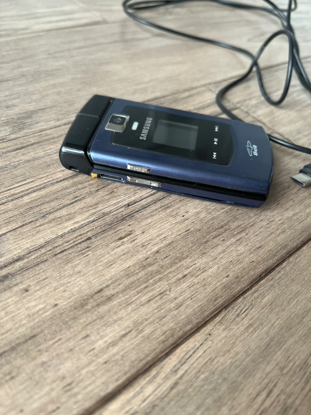 Samsung Flip Phone with Charger and Box - Blue - photo 3