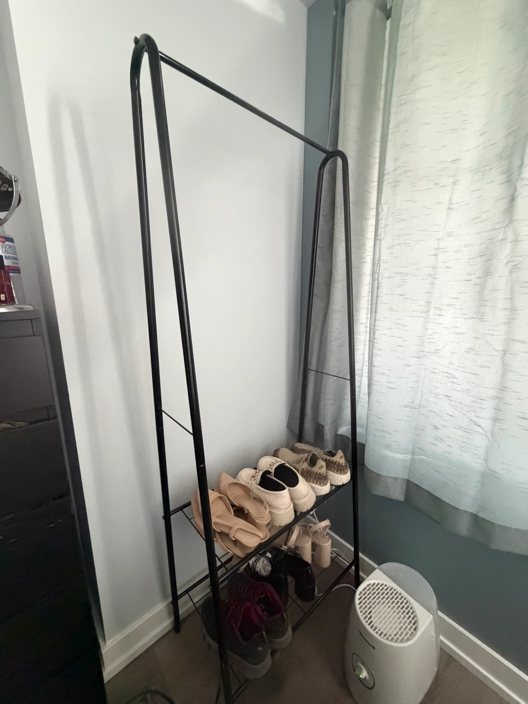 Black coat hanger w 2-layer shoe shelf - photo 2