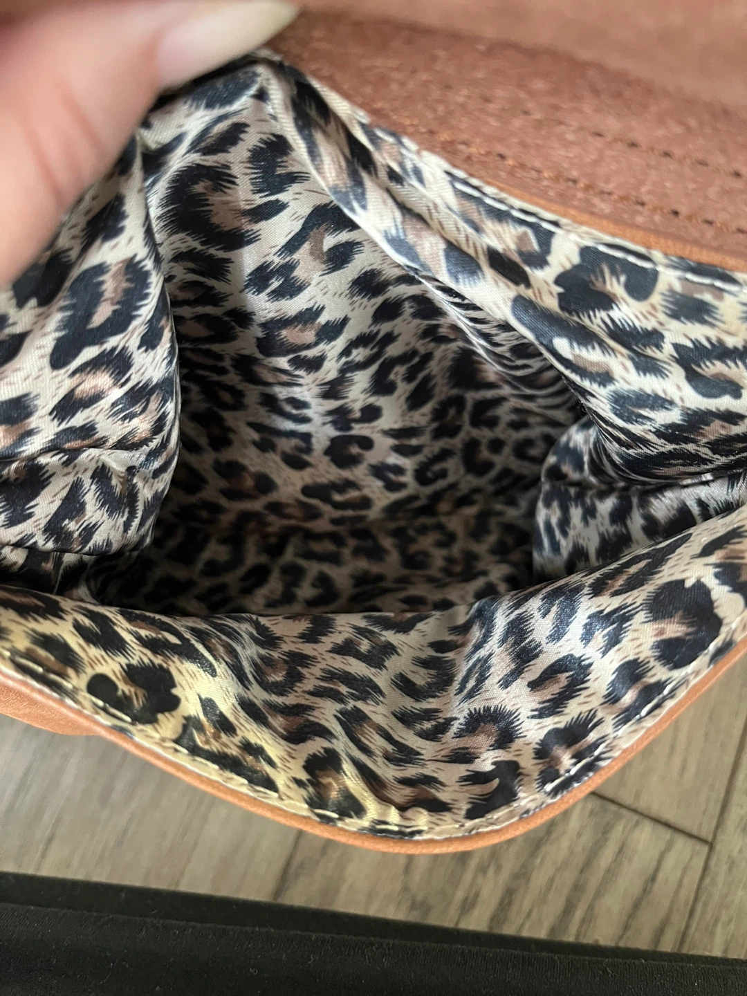 Danier Genuine Leather Handbag - photo 3