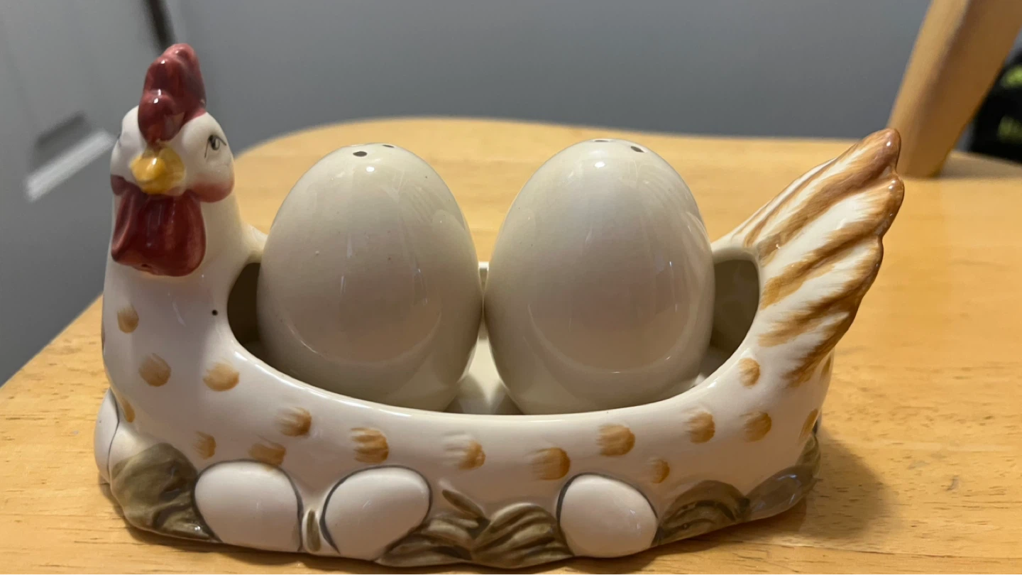 Ceramic Chicken Salt and Pepper Shaker Set