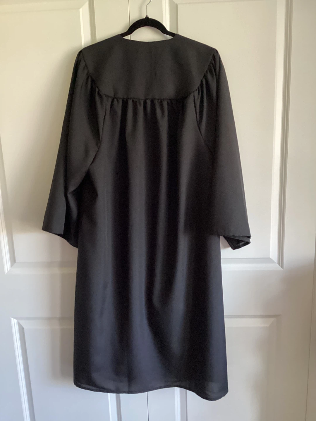 GRADUATION GOWNS & CAPS - photo 2