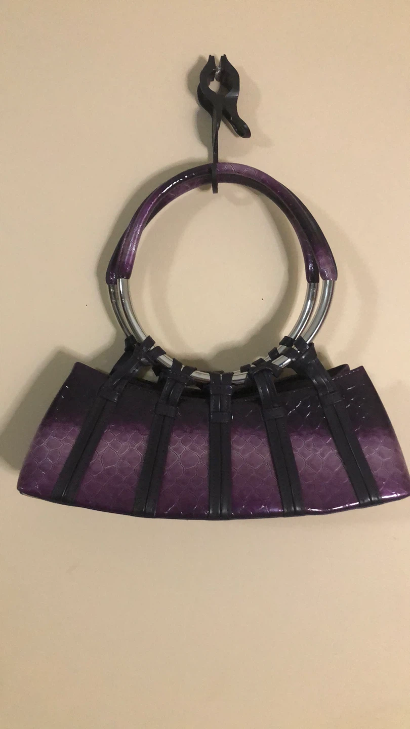 Purple patent handbag with silver ring handles - photo 2