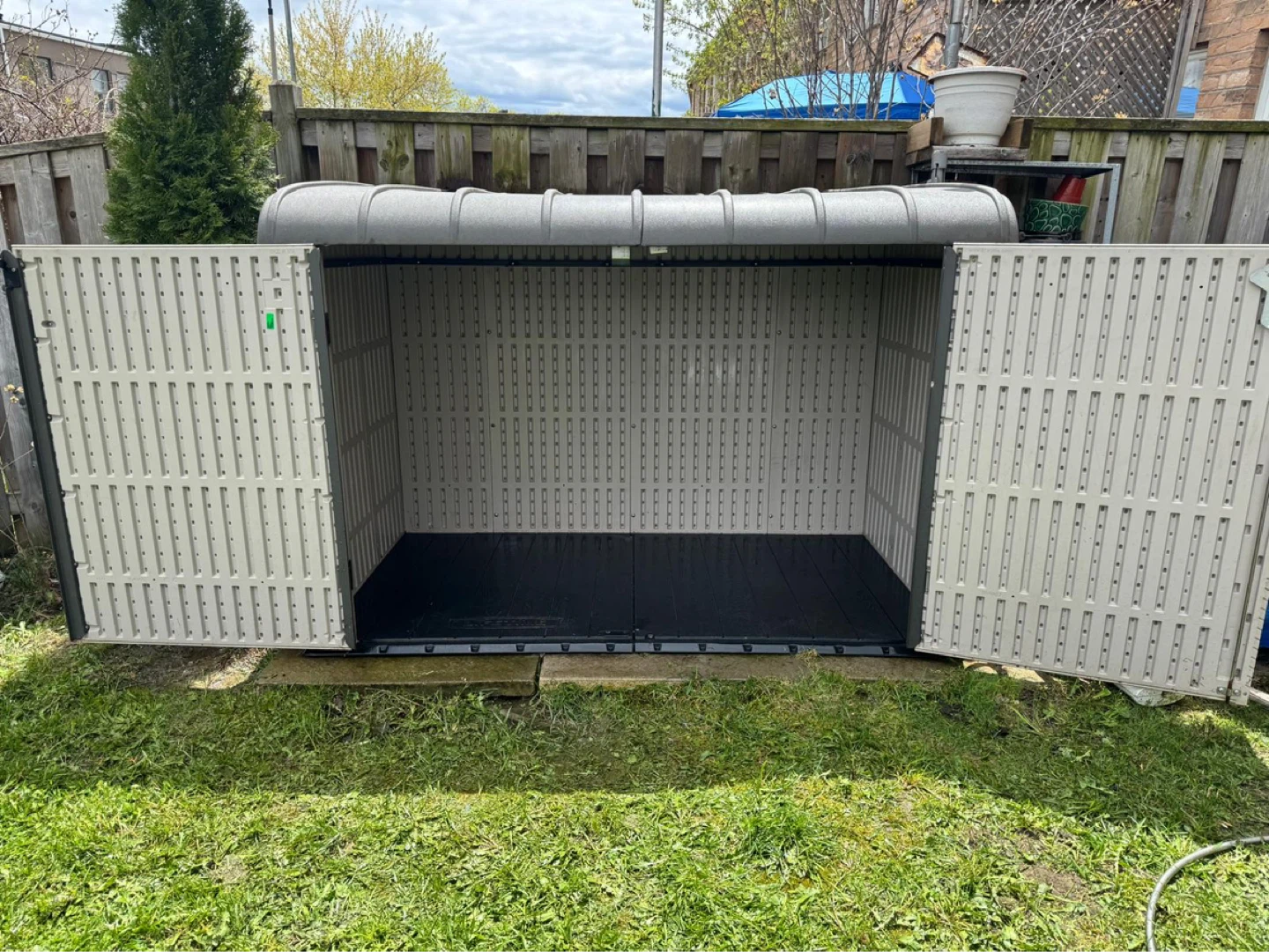 Lifetime Outdoor Storage Shed 75.2" x 42.5" x 52" - photo 3