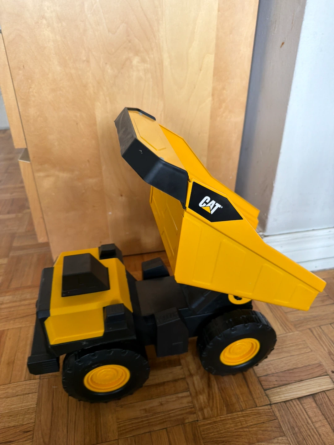 CAT Dump Truck Toy - photo 2