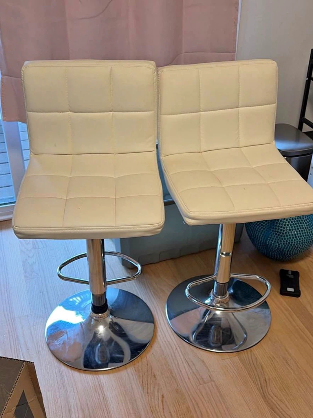 Set of 2 white Adjustable Bar Stools