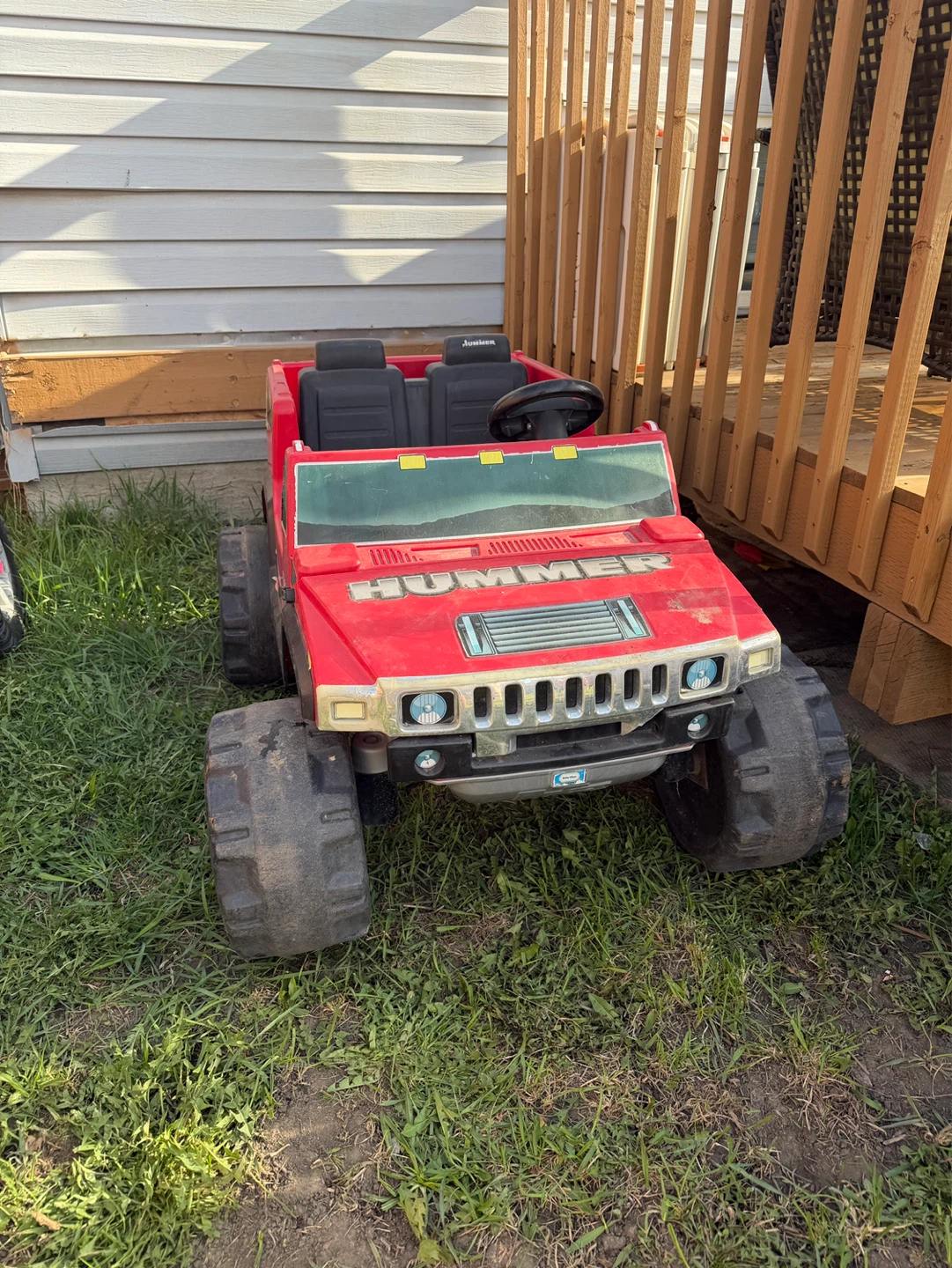 Kids ride on Hummer