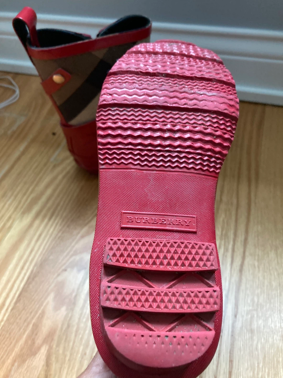 Burberry Red Nova Check Rain Boots Size 33 - photo 4