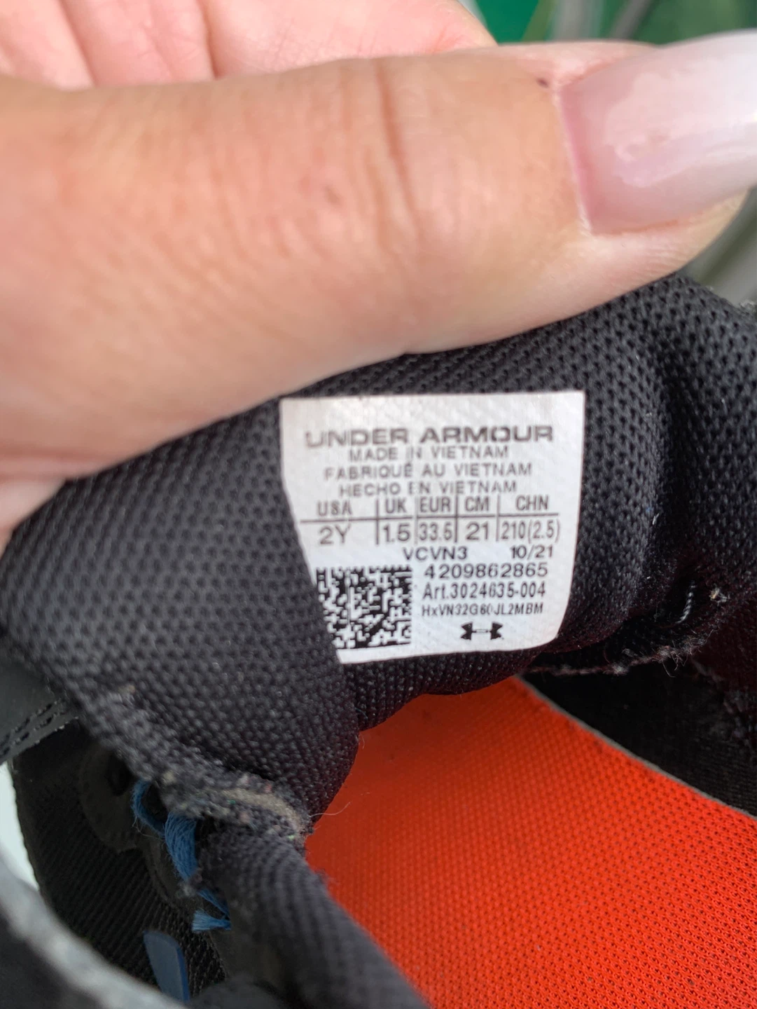 Under Armour Kids Shoes Size 2Y Black/Blue Velcro - photo 2