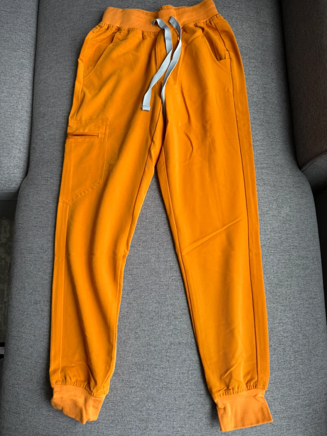 Scrubella Scrub Top & Jogger Pants Set - photo 2