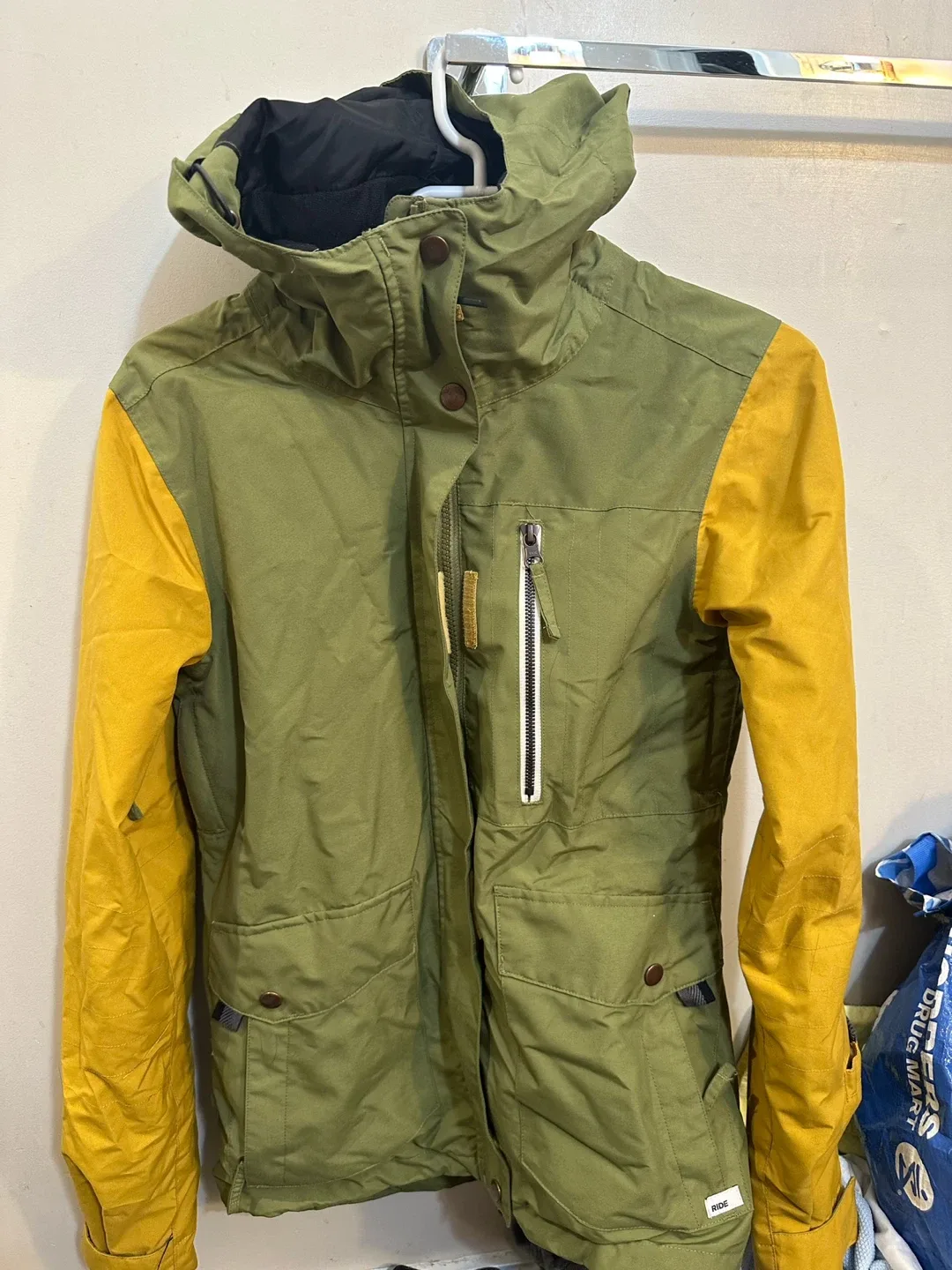 Ride Snowboard Jacket small